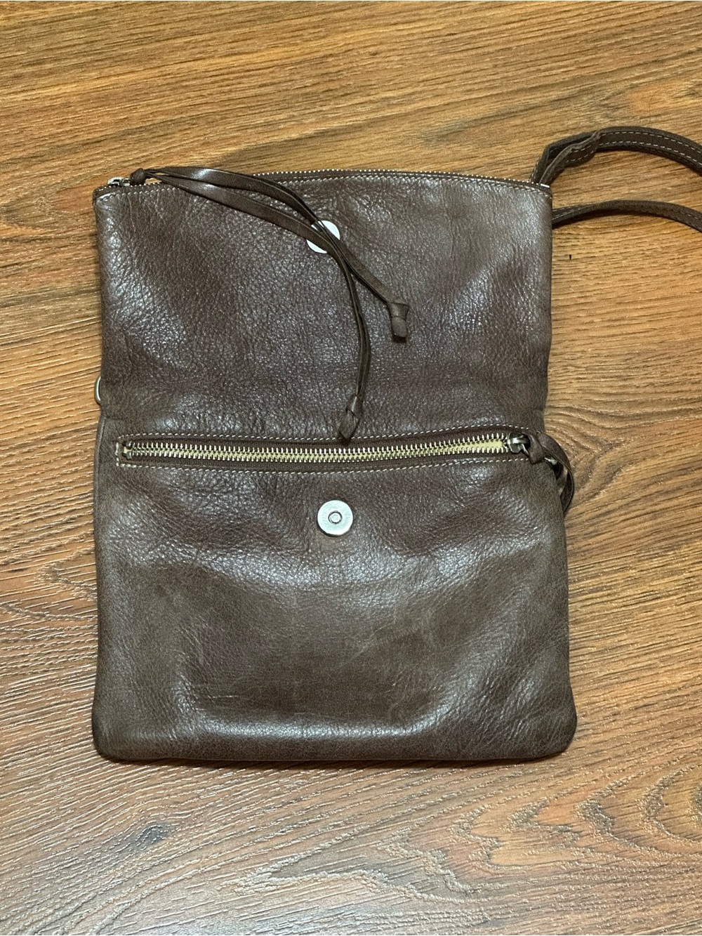 Roots Minimalist Brown Leather Crossbody Bag genuine leather adjustable strap - Picture 2 of 4